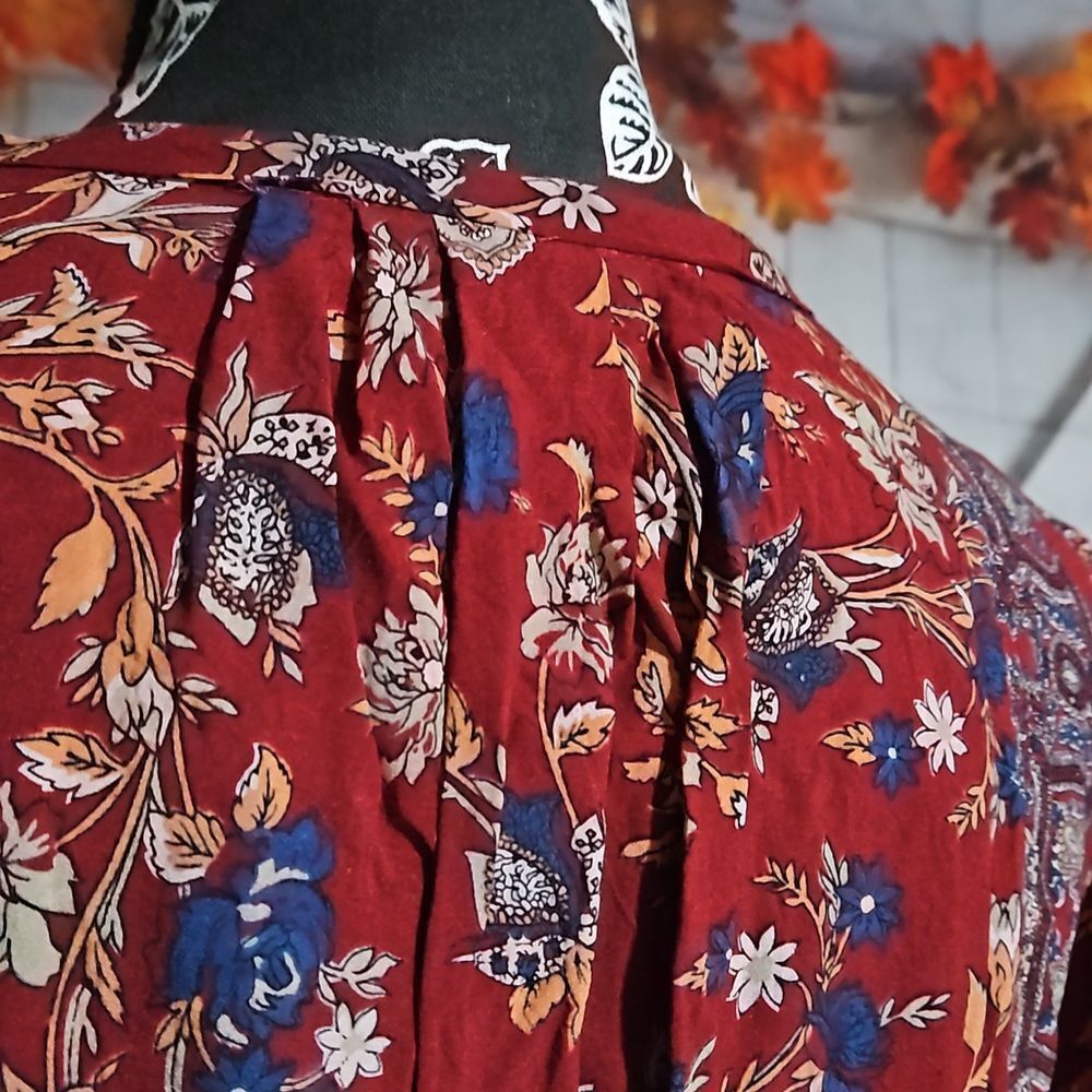 Chelsea & Theodore Size Lg Tunic blouse with tie front CLEARANCE - Picture 5 of 7